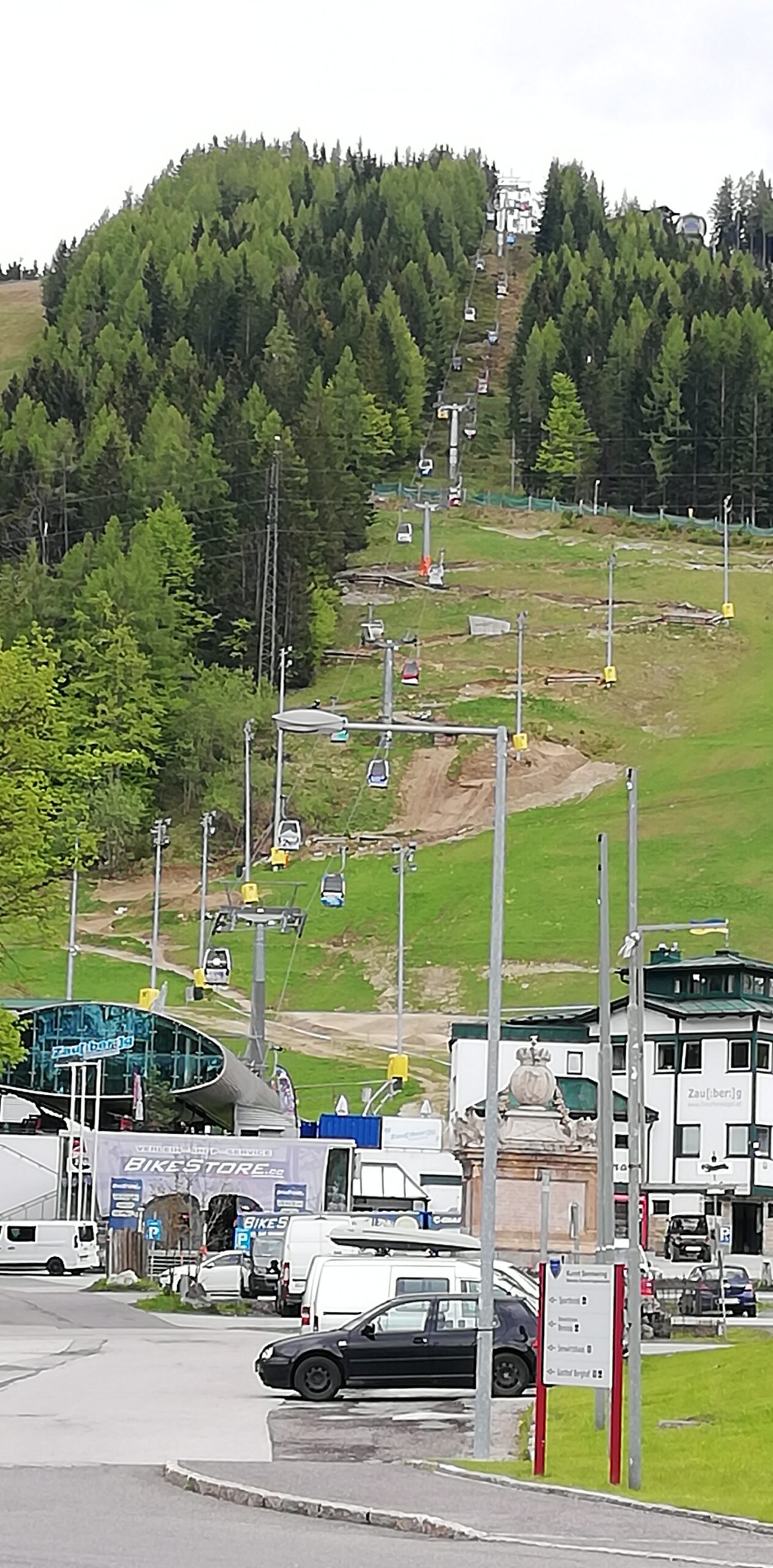 Zauberberg Barfuss auf einem Weg